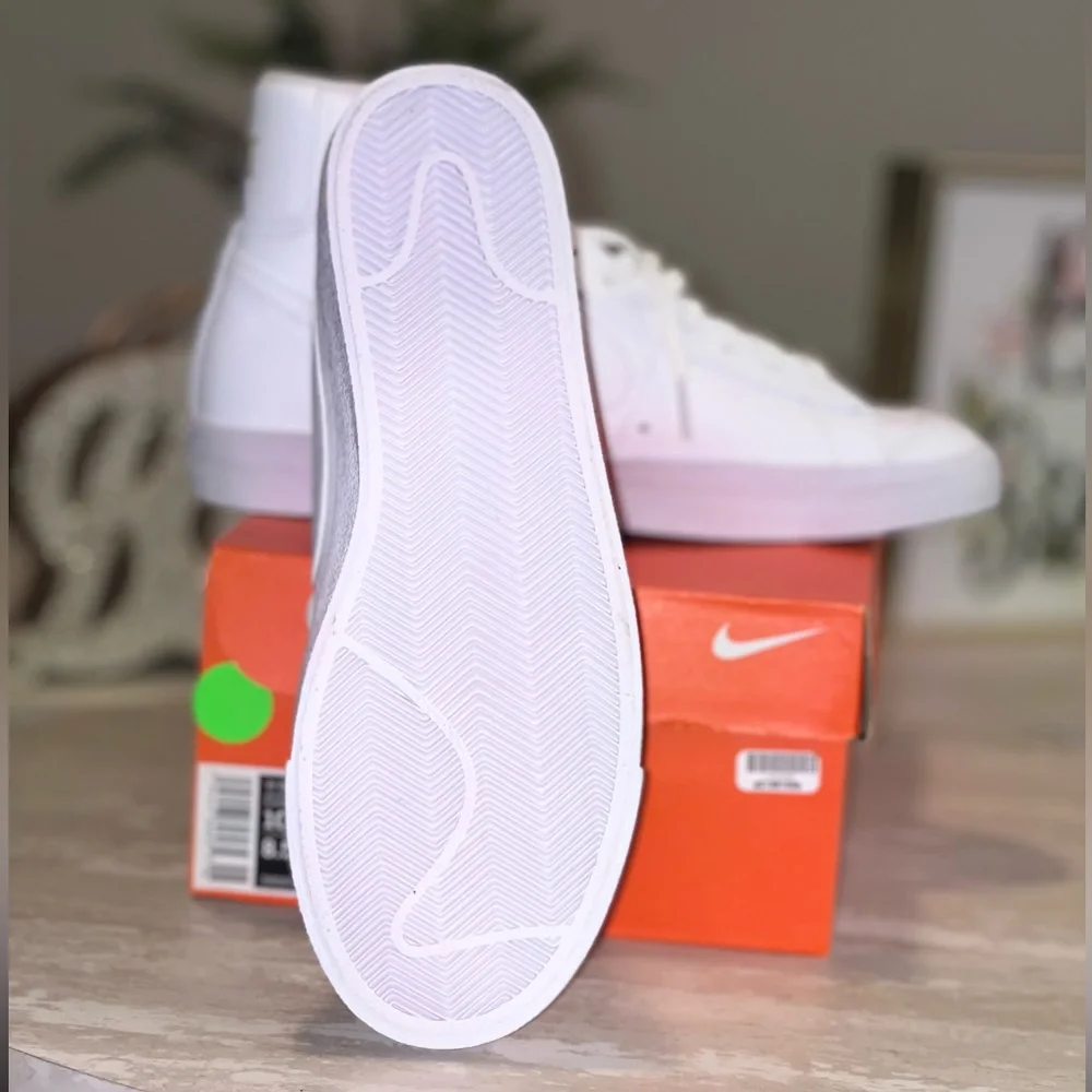 White Nike Blazers - Picture 7 of 8